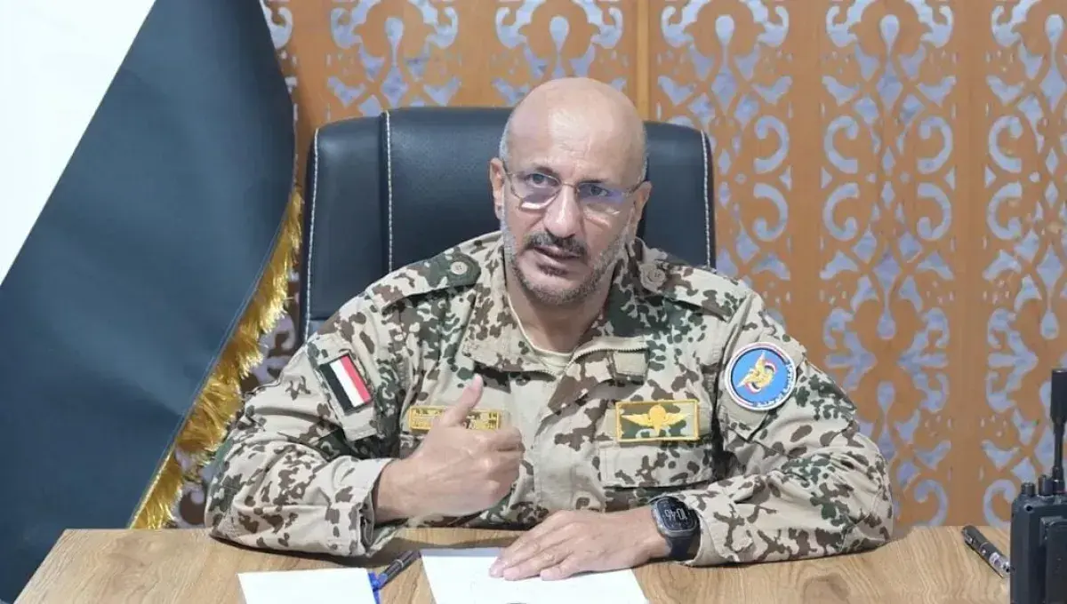 قائد يمني: أمن البحر الأحمر يتوقف على تحرير الحديد...