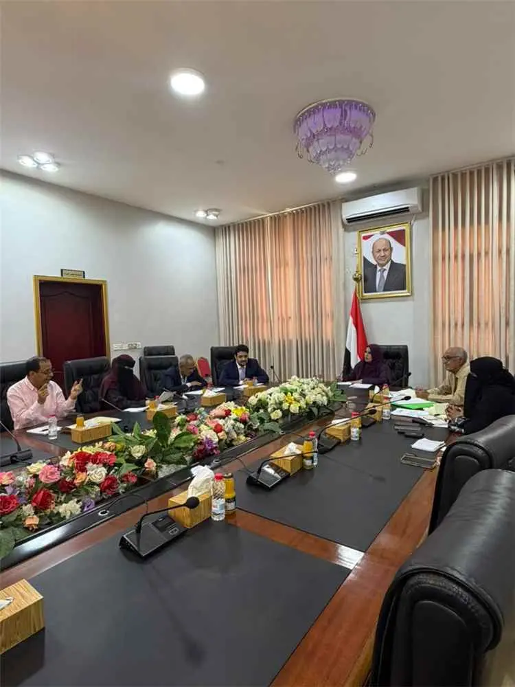 وزير الدولة لشؤون المرأة تلتقي وفداً من الأمانة العامة لمجلس الوزراء لمناقشة أولويات الحكومة للعام 2026