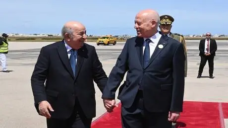 سعيد وتبون يبحثان مزيدا من تعزيز العلاقات بين تونس...