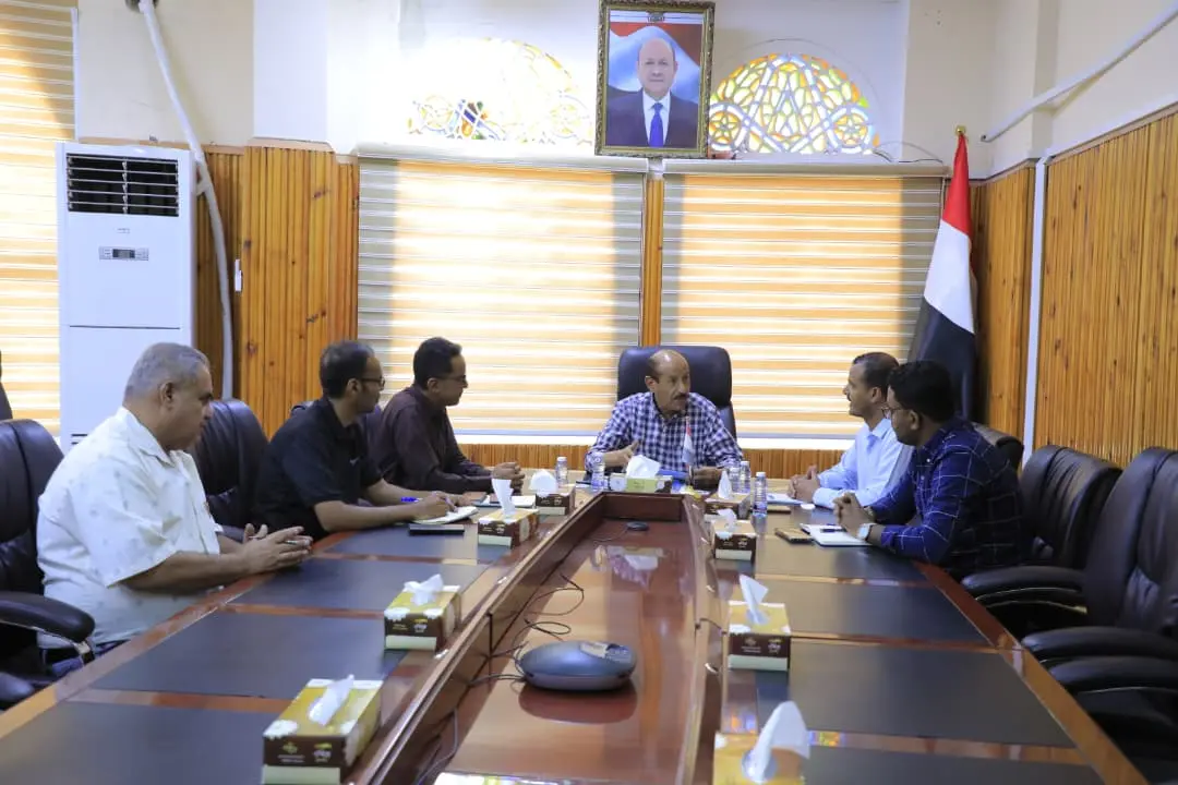 وكيل حضرموت يطلع على تحضيرات تنفيذ مشروع سبل العيش...