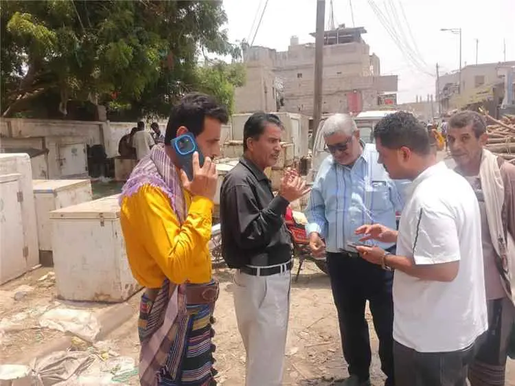فريق هندسي يتفقد مركز الخدمات السمكية بزنجبار تمهي...