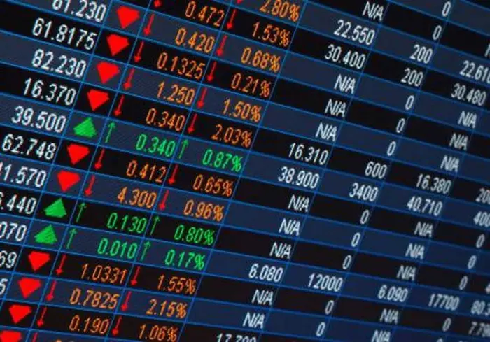 انخفاض طفيف للأسهم الأوروبية مع متابعة تطورات الشر...