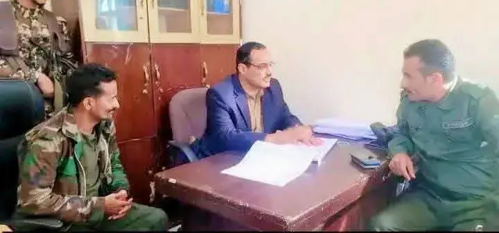 مدير أمن الضالع يزور قسم شرطة مريس"وقسم الأحوال ال...