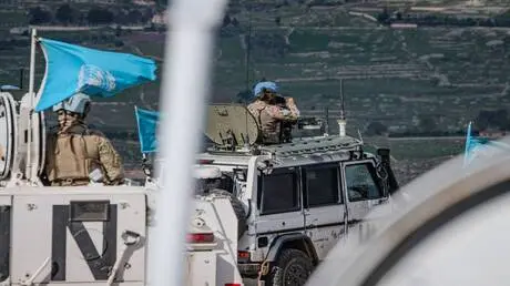 لبنان.. "اليونيفيل" يعلن تمسكه بالخط الأزرق وسط ال...