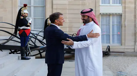 فرنسا.. ماكرون يستقبل بن سلمان في الإليزيه