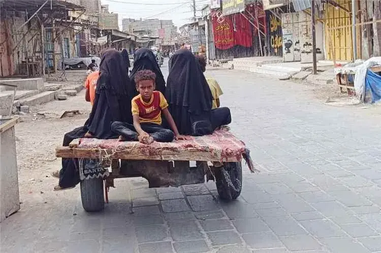 أزمة غاز خانقة تضاعف أجور المواصلات في لحج وسط غيا...