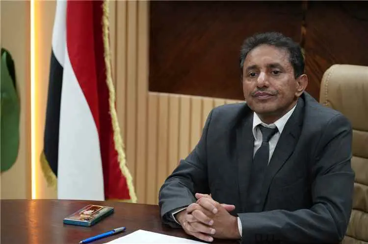 وكيل وزارة الصحة يدعو الكوادر الطبية في مناطق سيطر...