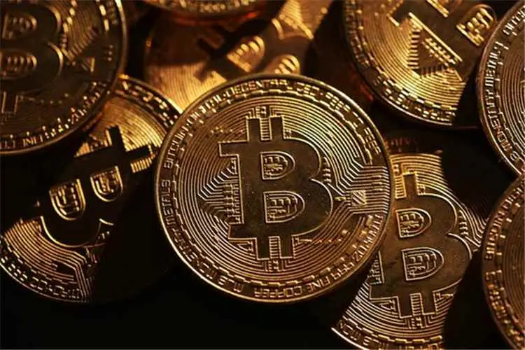 بتكوين تقفز فوق 80 ألف دولار