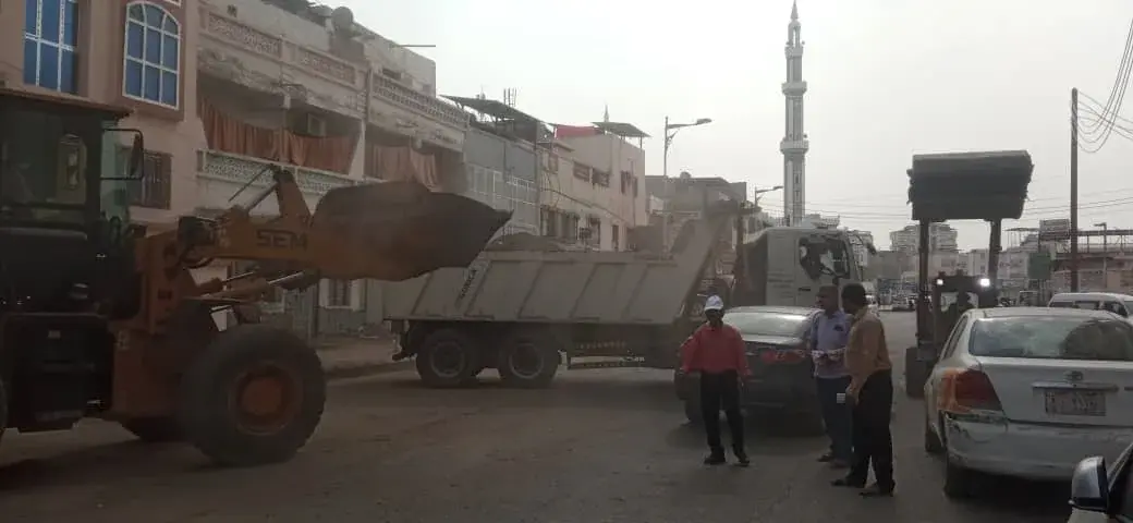 تواصل حملة النظافة الواسعة في مديرية المنصورة والي...
