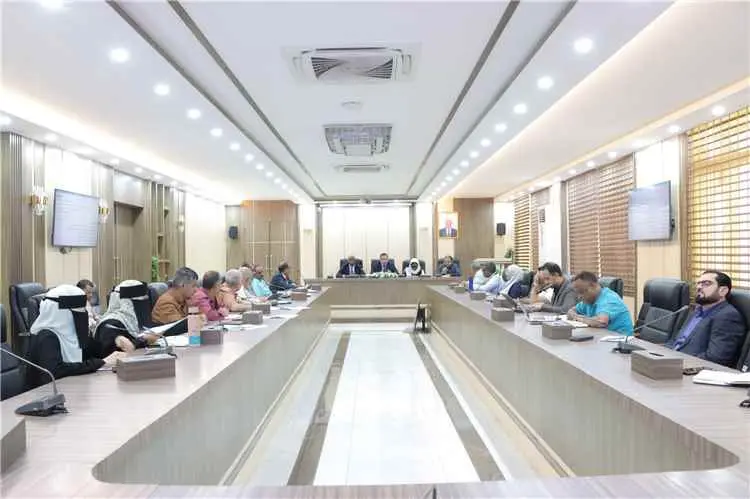 الوزير السقطري يترأس اجتماعًا مع البنك الدولي والف...