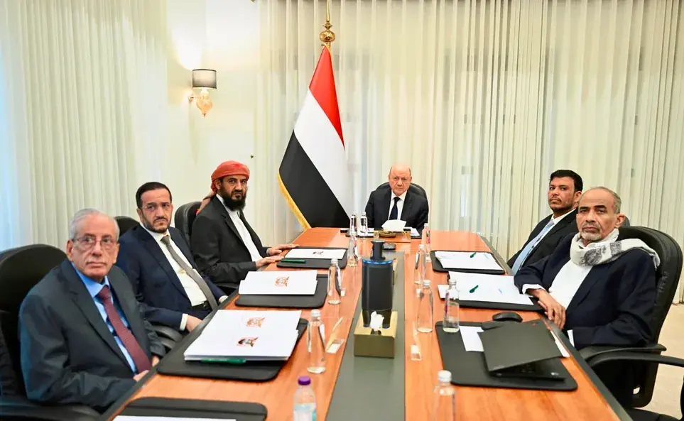 مجلس القيادة يقر المزيد من اجراءات الردع المتكامل ويؤكد جاهزية القوات المسلحة لاستعادة مؤسسات الدولة وانهاء الانقلاب