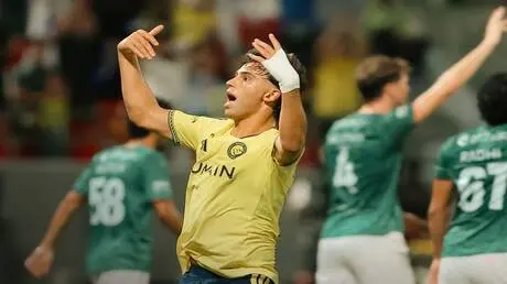 "ريمونتادا".. النصر يقلب الطاولة على الاتفاق بعشرة...