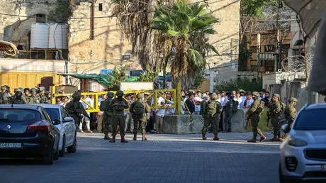 الشرطة الإسرائيلية تحتجز فلسطينية بعد إحراق منزلها...