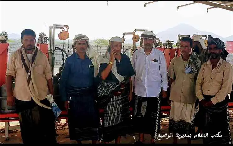 مدير عام الوضيع يشرف على توزيع مخصص المديرية من ال...