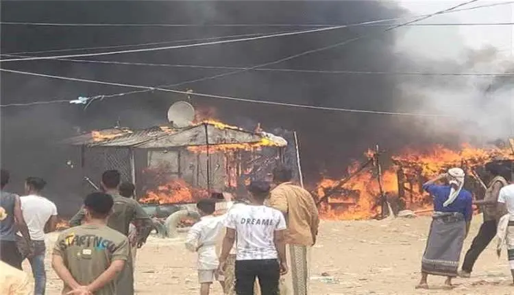 بسبب عبث الأطفال.. اندلاع حريق واسع يلتهم مساكن نا...