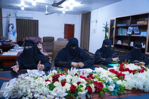 وزير الشؤون الاجتماعية والعمل يلتقي ممثلات الملتقى...
