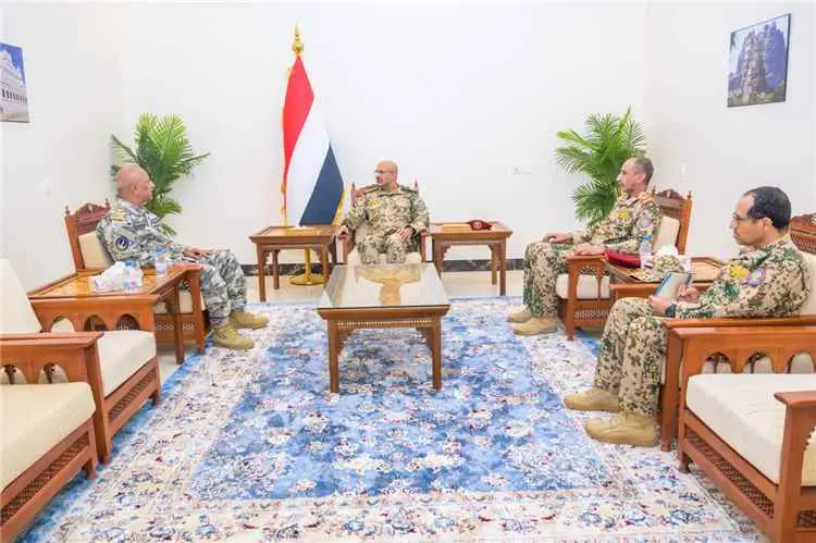الفريق طارق صالح يستقبل رئيس مصلحة خفر السواحل