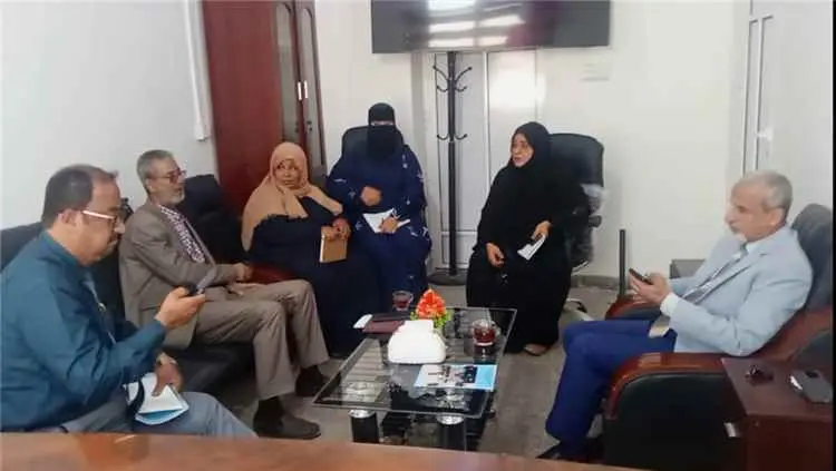 الدكتور الشبحي  يطلع على سير العملية التعليمية واح...
