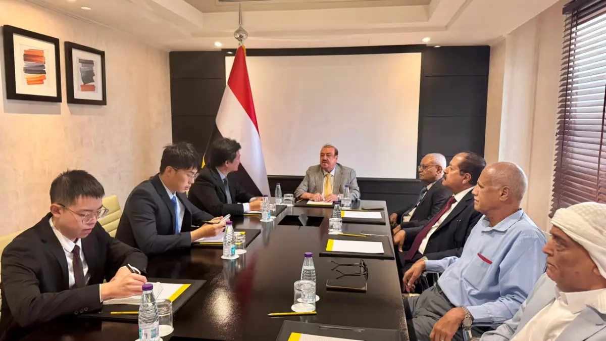 رئيس مجلس النواب يلتقي القائم بأعمال السفارة الصين...