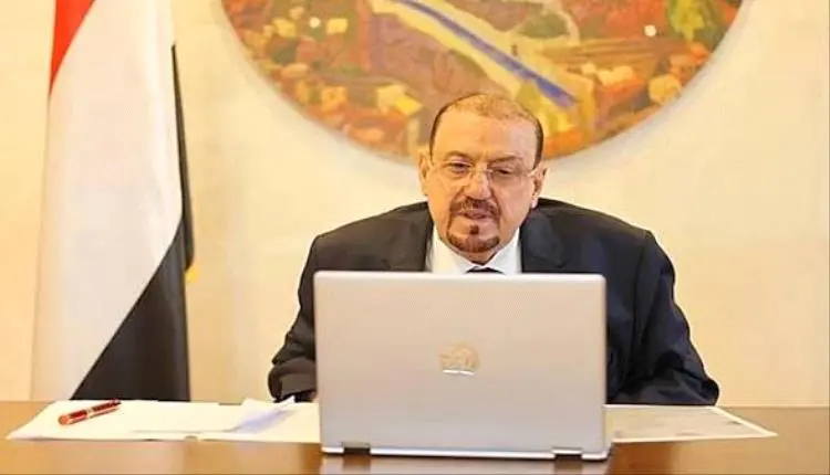 البركاني يفتح النار على الإرياني: لا وصاية على الم...