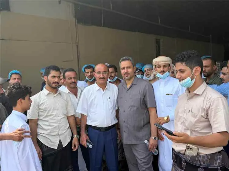 محافظ لحج يفتتح المرحلة الثالثة لمصنع (زلال) للمياه المعدنية في تبن