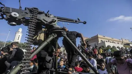 ترامب يشيد بموافقة "حماس" وفصائل غزة على نزع السلا...