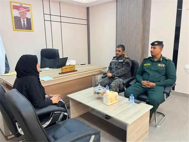 العميد لحمدي يبحث مع وكيلة حضرموت لشؤون المرأة تعز...