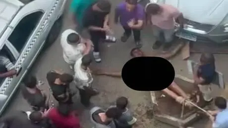 الأمن المصري يتدخل بعد فيديو لتقييد شاب اتهم بسرقة الخردة