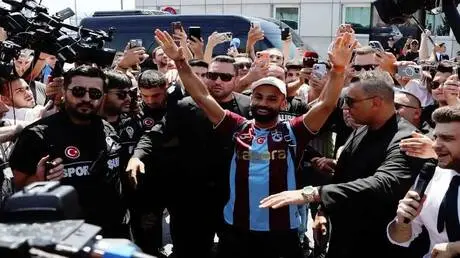 رسميا.. محمد صلاح يحصد أول جائزة فردية مع طرابزون...
