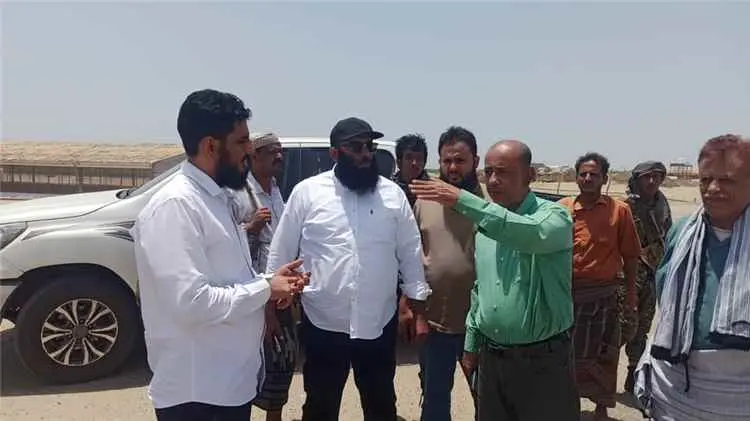 الشرمي وعرب والشدادي ينفذون نزولاً ميدانياً لمعاينة موقع إنشاء محطة طاقة شمسية شرق زنجبار بتمويل سعودي