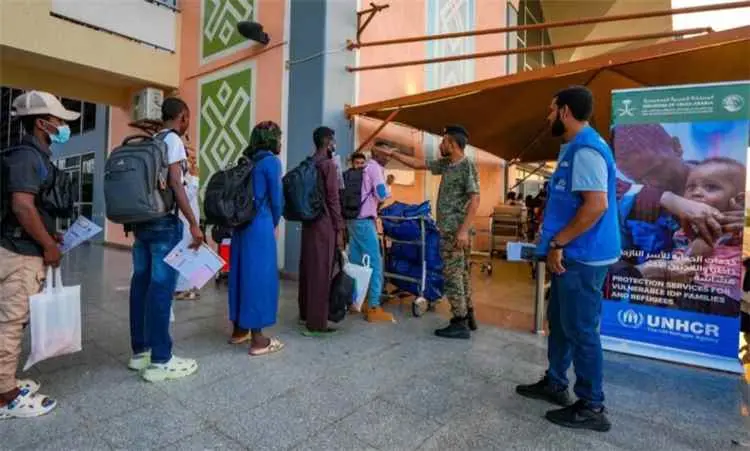 مركز الملك سلمان يسهّل عودة 154 لاجئًا صوماليًا من...