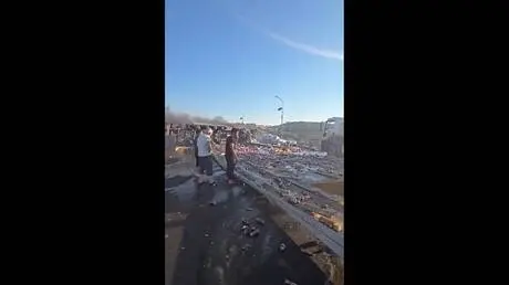 سوريا.. جسر الرستن بعد حادث سير مروع.. أضرار متداو...