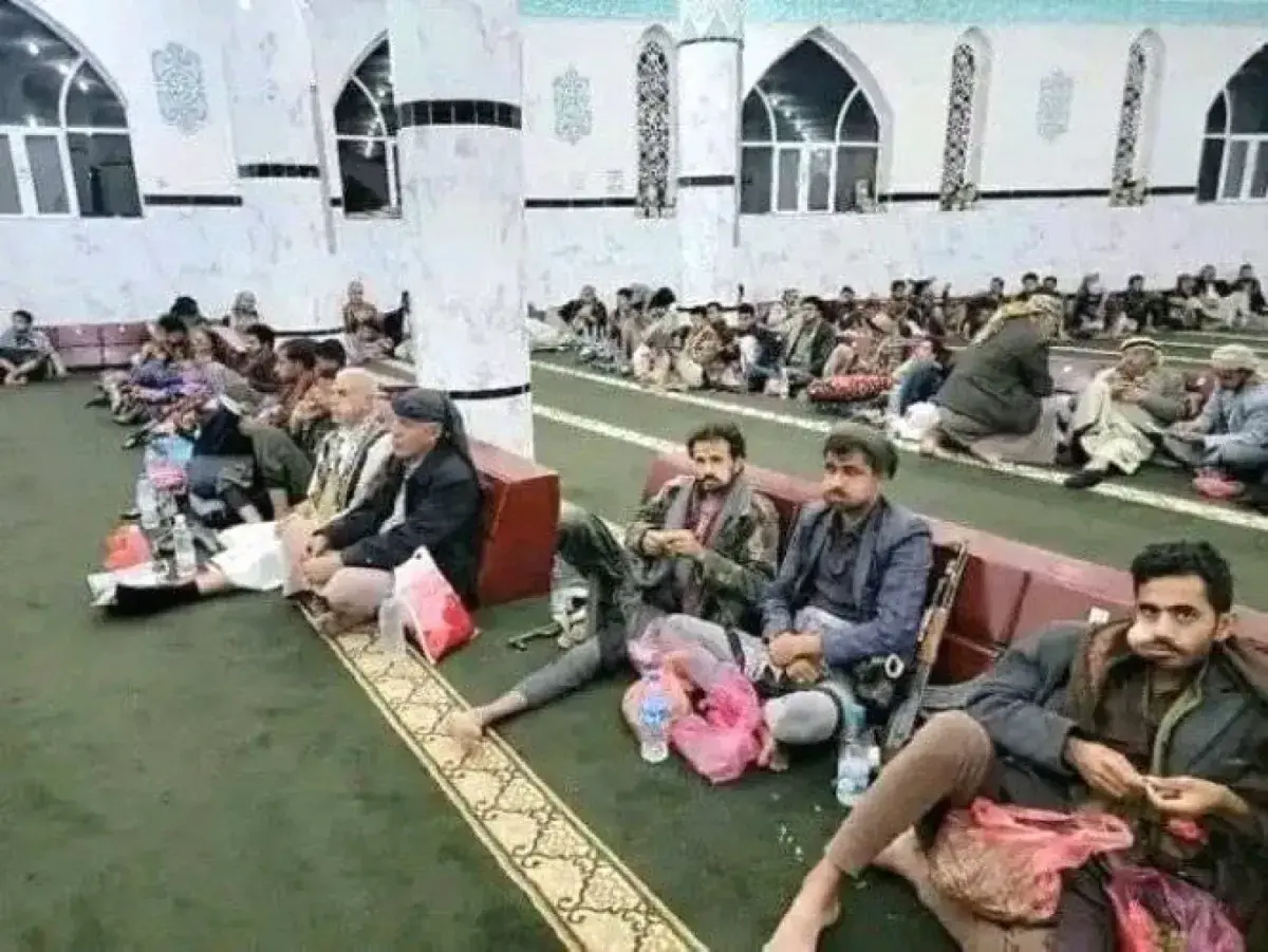 ناشط يهاجم تسييس خطب الجمعة في صنعاء ويتهم الحوثيي...