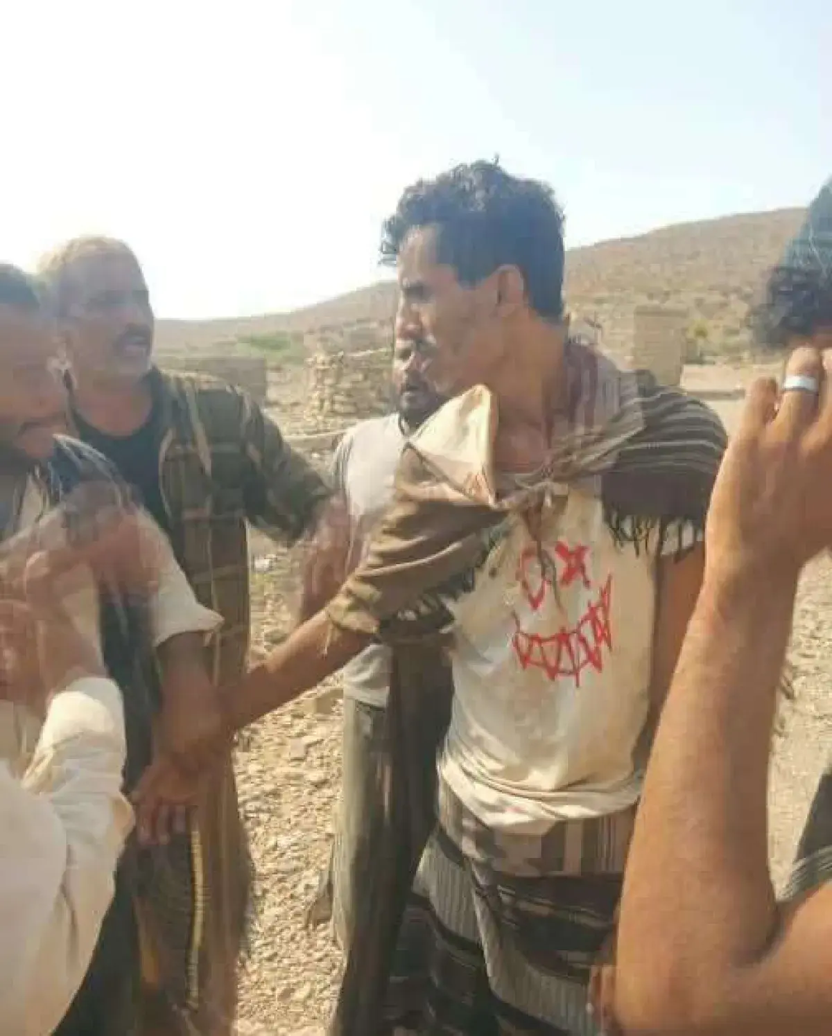 إلقاء القبض على متهم بارتكاب مجزرة في أبين بعد مطا...