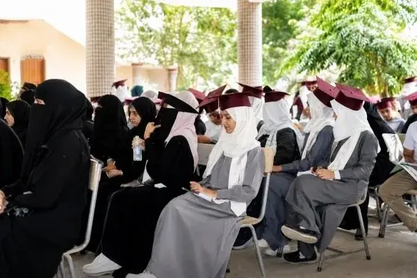 طالبة من بيت عياض في لحج تفتح النار على مكتب التربية عقب إعلان نتائج الثانوية: «12 عاماً من التعب انتهت بصفر في الأحياء»