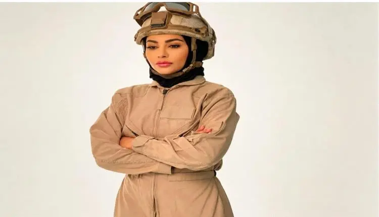 مهيرة عبدالعزيز بإطلالة لافتة تجسد بها شخصية عسكري...