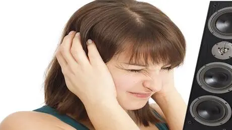 أسباب طنين الأذن وهل يستدعي القلق