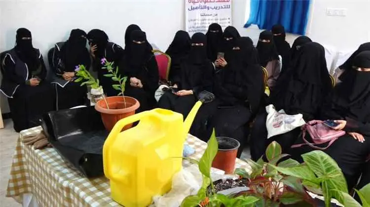 تنظيم دورة تدريبية في أساسيات الزراعة المنزلية بسي...