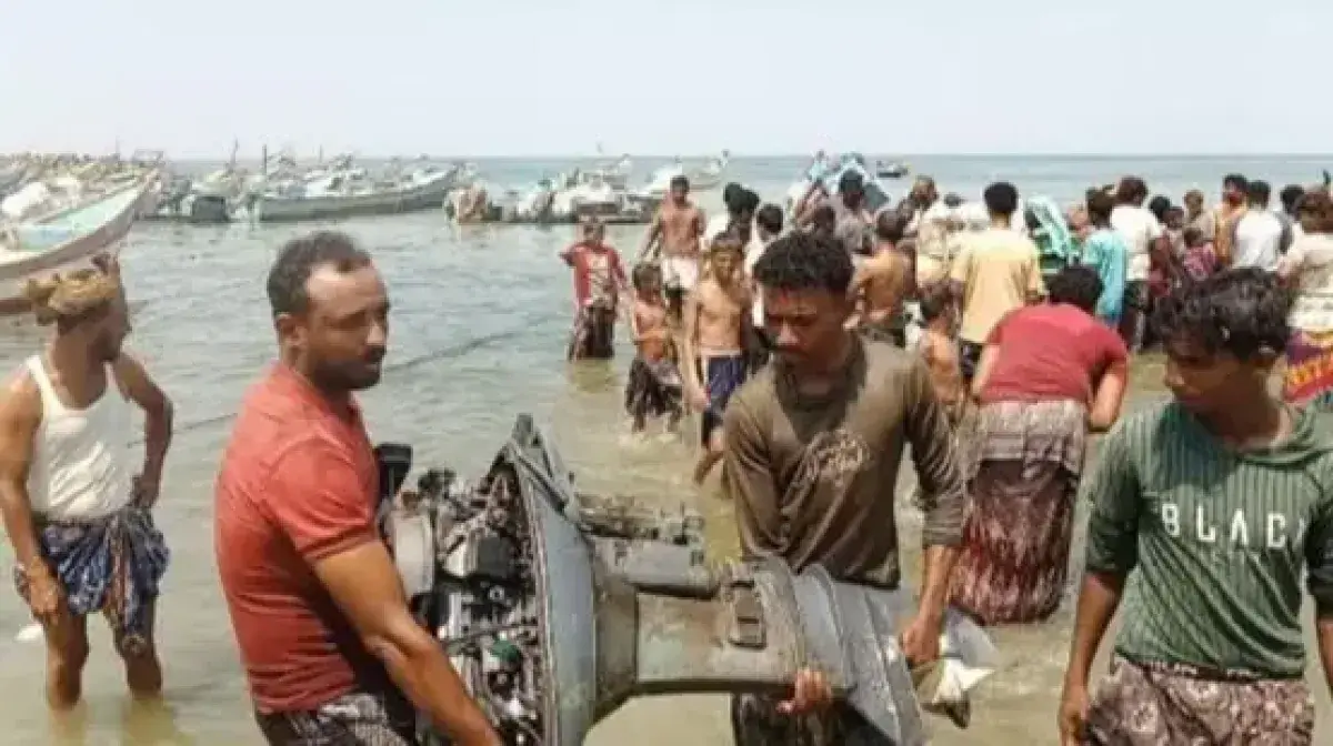 اليمن.. إجلاء 120 صياداً من حنيش بعد قصف حوثي