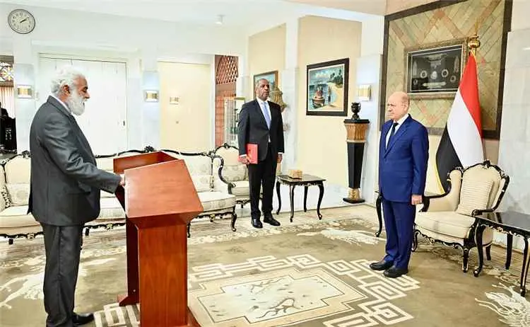 وزير التخطيط والتعاون الدولي يؤدي اليمين الدستورية...