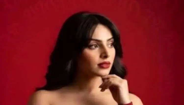 ملثمون يهاجمون فنانة مصرية بعدما وقعت في فخ مطاردة...
