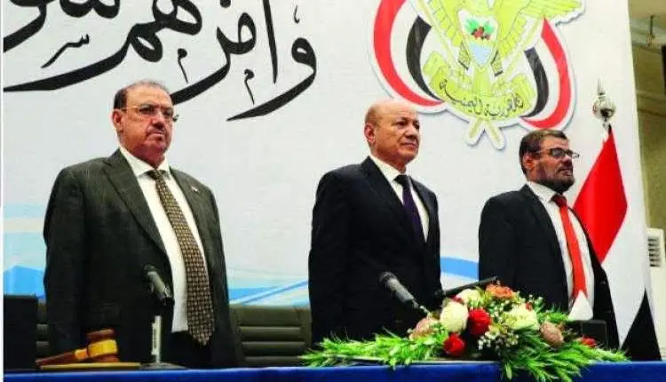 انقلاب هادئ بالفأس الحزبية.. كيف يفصل العليمي رأس...