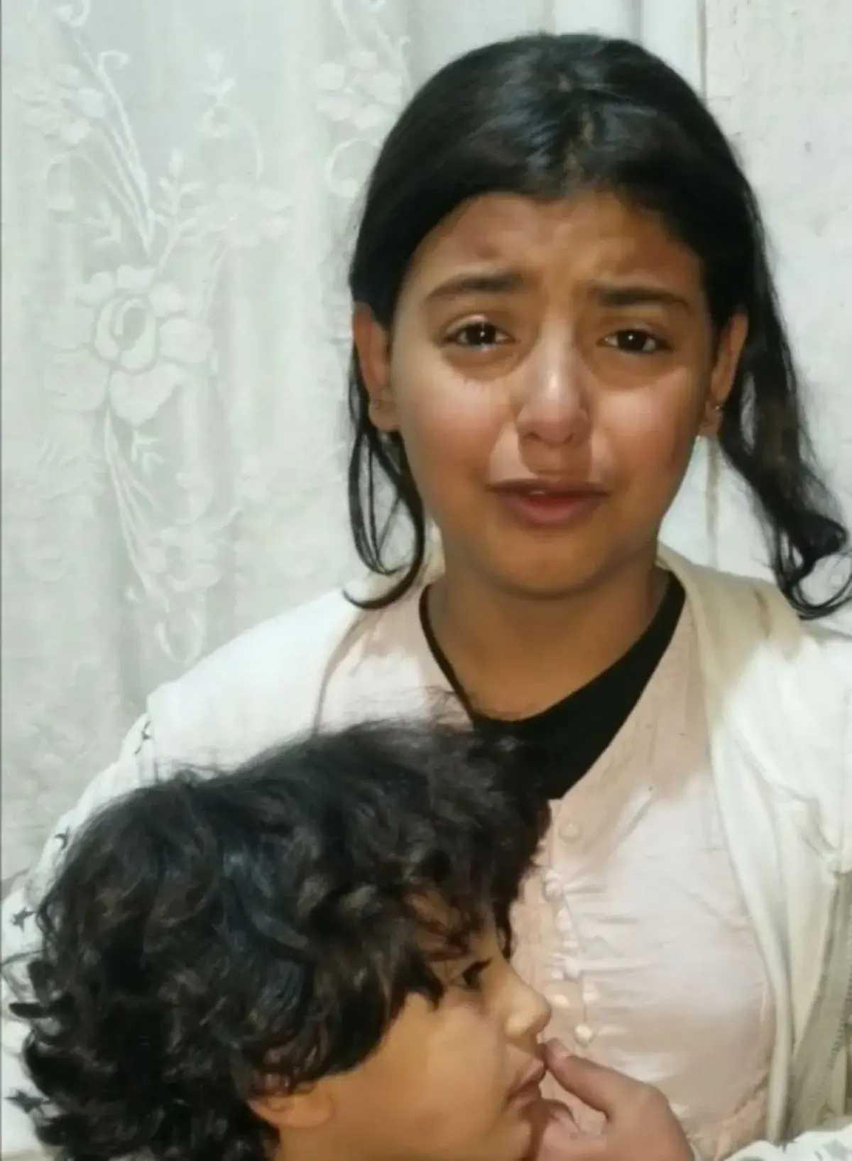 ابنة المختطفة سحر الخولاني: نُمنع من مقابلة النائب...