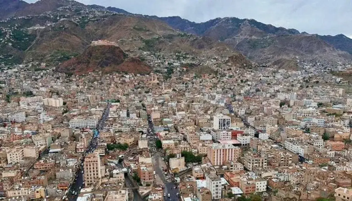 شارع بلا حارس وضمير بلا وجه.. من يحمي أعراض تعز من عابثي الفراغ؟