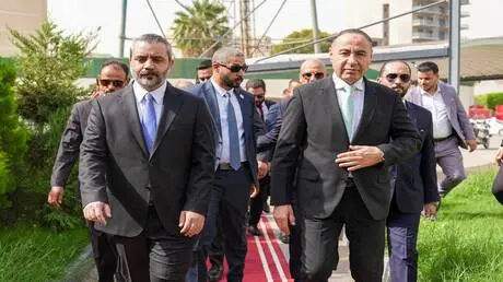 وزير خارجية سوريا يفتتح السفارة السورية في طرابلس...