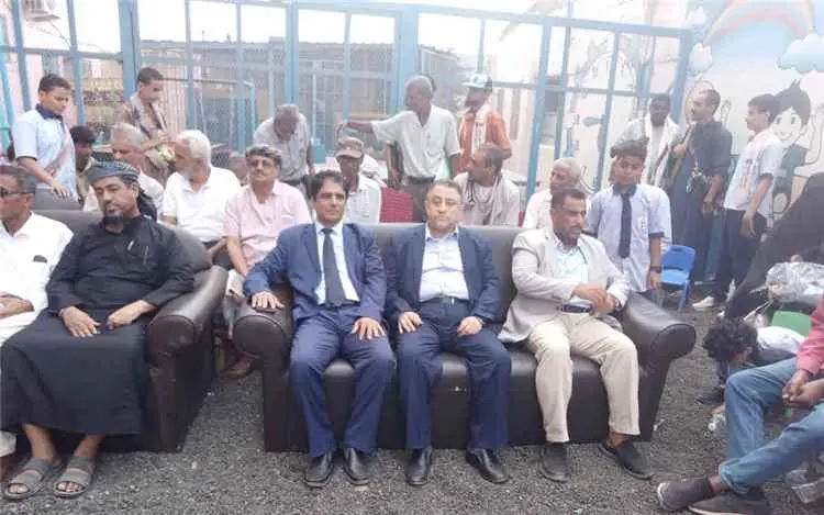 مدارس الأوائل بأبين تكرّم طلابها المتفوقين بالمراك...