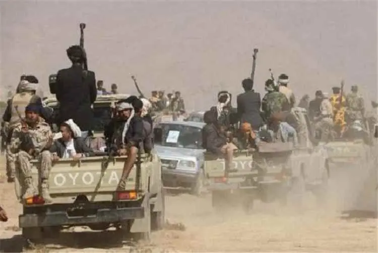 خسائر متلاحقة تضرب قيادات الحوثيين وسط حديث عن اتساع حالات الفرار والانشقاق