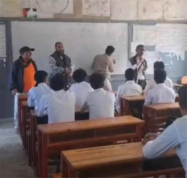 الموجه المركزي بتربية لحج يتفقد ثانوية المفلحي ويطلع على جاهزيتها للعام الدراسي الجديد