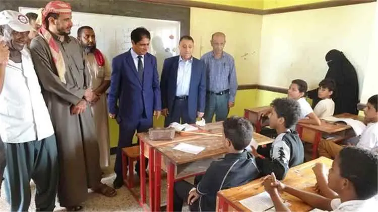 قيادة السلطة المحلية ومكتب التربية والتعليم بمحافظ...