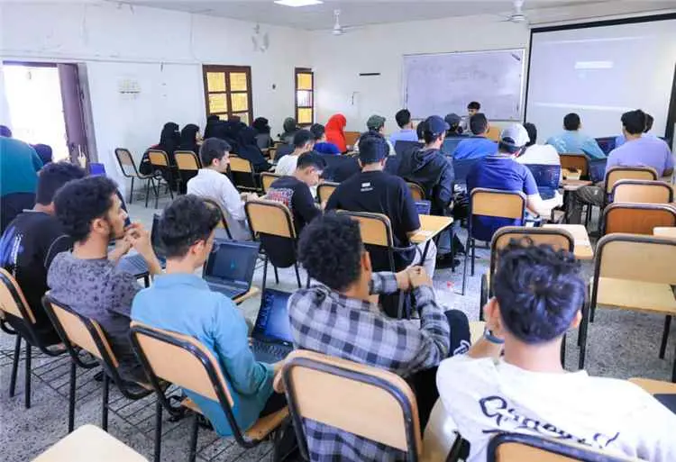 كلية الحاسوب بجامعة عدن تطلق مسارًا مبتكرًا لتطوير...